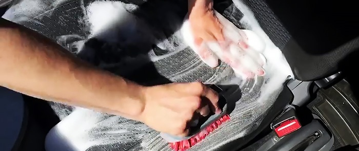 How to clean a car seat with your own hands