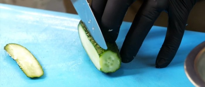 Je kunt je niet voorstellen hoe lekker kool-komkommersalade zal zijn met dit geheime ingrediënt.