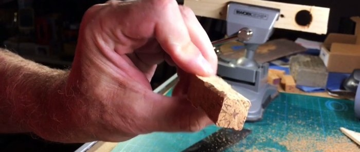 Jak zrobić duże aluminiowe korki do puszek z małych puszek po winie