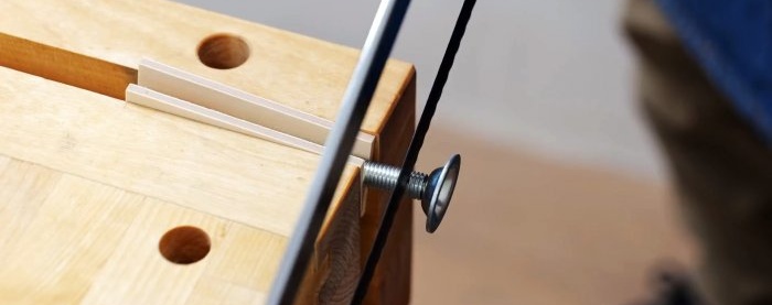 Hoe je een kitpistool voor een schroevendraaier maakt en comfortabel reparaties uitvoert