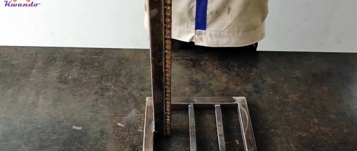 Hogyan készítsünk fúróállványt kézi fúrógéphez görgős láncból