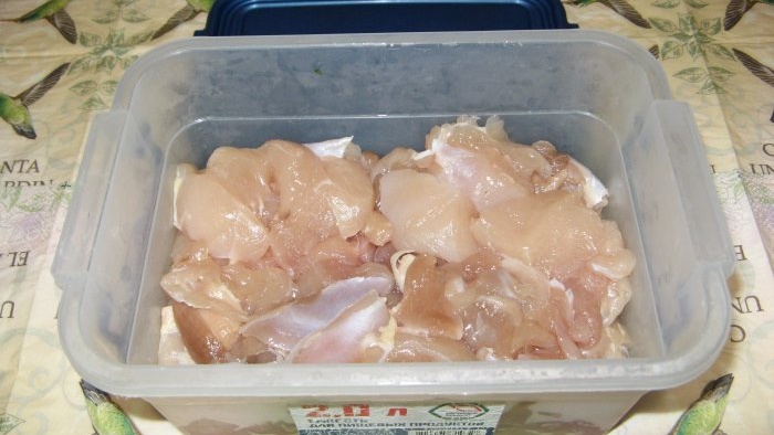 Cara memasak ham ayam yang lazat di rumah dan melupakan sosej yang berbahaya