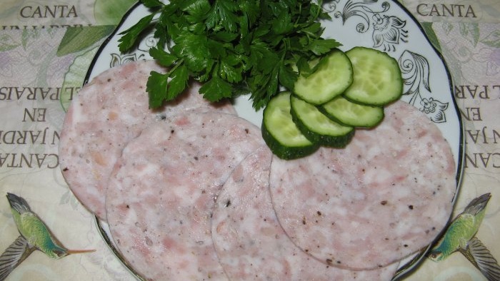 Como preparar um delicioso presunto de frango em casa e esquecer as salsichas prejudiciais