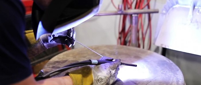 Hoe een naad in een ronde pijp te verwijderen