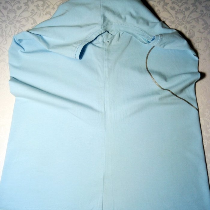 Remonto negalima išmesti arba kaip pataisyti nelygų megztų marškinėlių kraštą