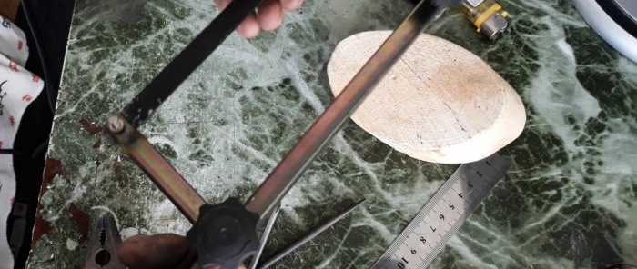 How to make a mini metal hacksaw for working in hard-to-reach places
