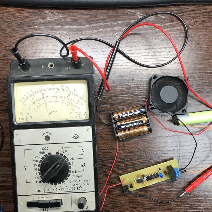 Cum să asamblați un circuit pentru a controla orice sarcină folosind orice telecomandă