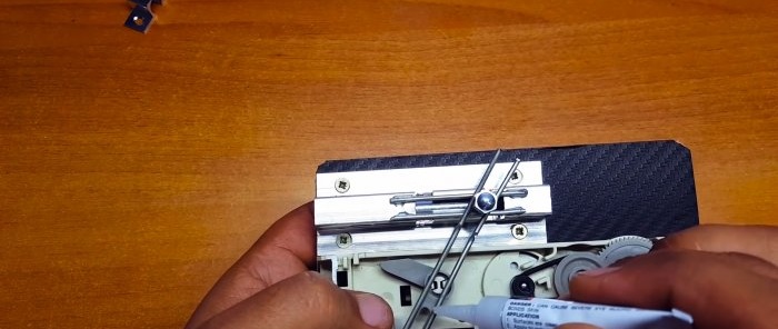 Cómo hacer una cerradura electrónica desde una unidad de DVD
