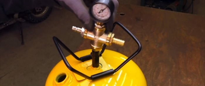 Sandblasting installation from a car candle and a small gas cylinder