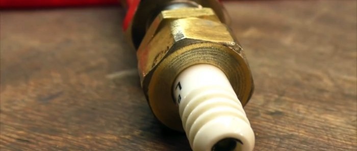 Pemasangan sandblasting dari lilin kereta dan silinder gas kecil