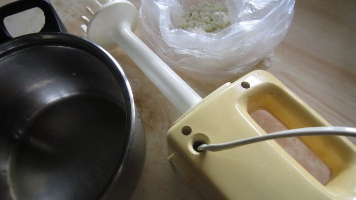 Cara membuat gam dari keju kotej