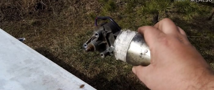 Cum să faci un cric electric de 1500 kg dintr-o polizor unghiular spart și un motor ștergător de parbriz