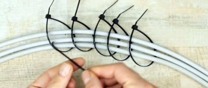 10 ideer til, hvordan du omhyggeligt lægger og mærker ledninger ved hjælp af et kabelbinder