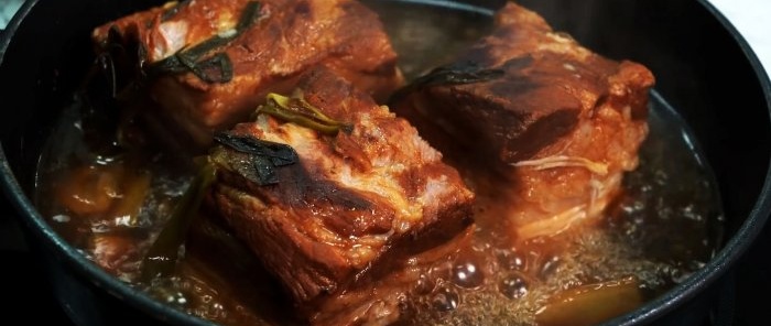 Una forma caliente de cocinar rápidamente manteca de cerdo al estilo chino.