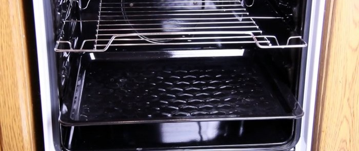 How to clean a baking sheet and oven from carbon deposits without commercial chemicals