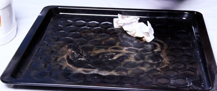 How to clean a baking sheet and oven from carbon deposits without commercial chemicals