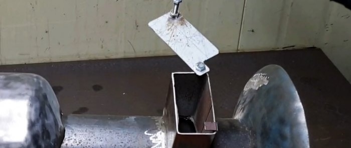 Hvordan lage en grill fra en gassflaske for en drivstoffbrikett
