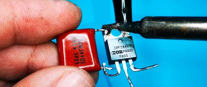 Kā izveidot spiedpogu elektronisko regulatoru, izmantojot vienu tranzistoru