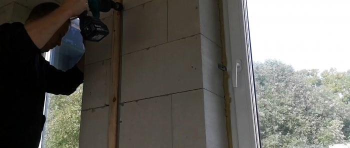 Como fazer ranhuras rapidamente em uma parede com uma broca sem cortador de parede em concreto aerado