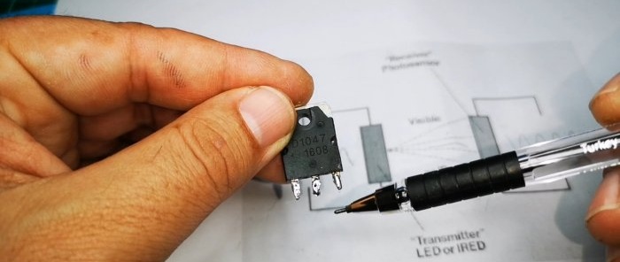 Waarom is een weerstand parallel aan de LED aangesloten in circuits?