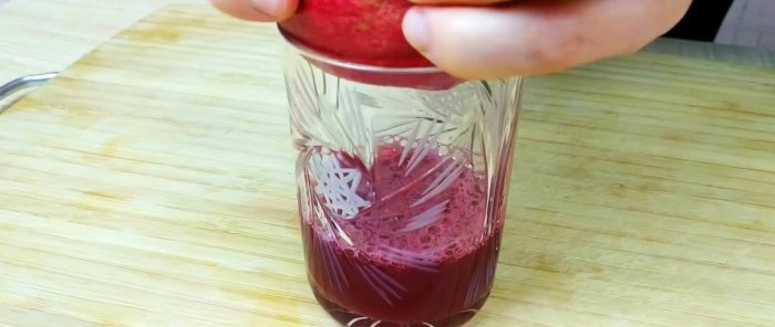 Sådan presser du et glas granatæblejuice på et par minutter uden en juicer