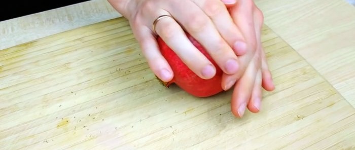 Ako vytlačiť pohár šťavy z granátového jablka za pár minút bez odšťavovača