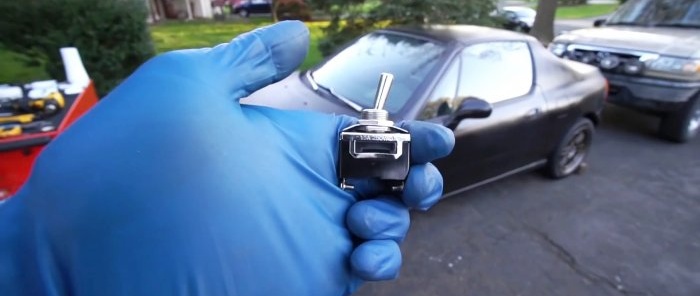 Как да инсталирате превключвател против кражба в колата си, така че да е винаги под ръка