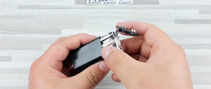 Jak vyrobit 9V baterii s nabíjením přes USB
