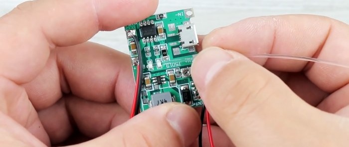 Come realizzare una batteria da 9 V con ricarica USB