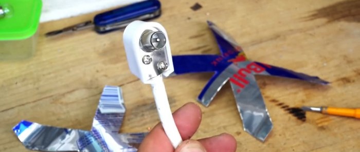 Hoe maak je een eenvoudige digitale tv-antenne van een aluminium blikje