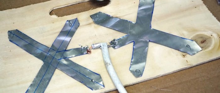 Comment fabriquer une simple antenne de télévision numérique à partir d'une boîte en aluminium