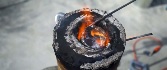 How to melt aluminum without a forge in a roll of plain paper