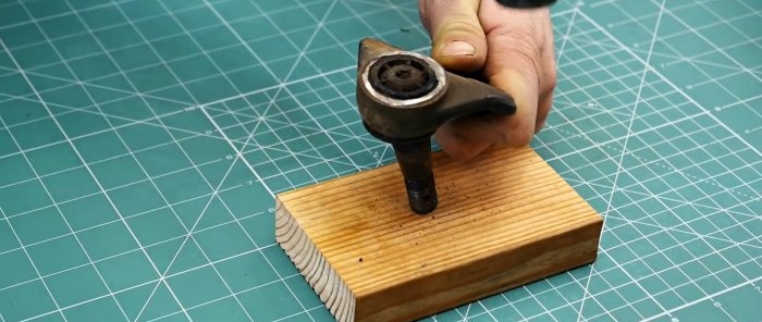 Πώς να φτιάξετε μια αντλία από ένα παλιό γόνατο αυτοκινήτου