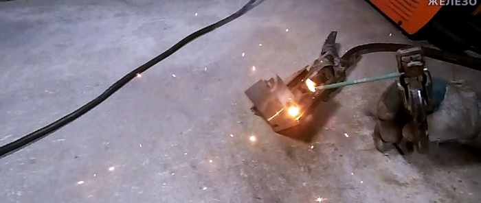 Paano gumawa ng isang electric grill spit mula sa isang windshield wiper motor