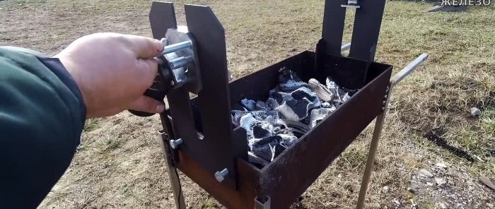 Hogyan készítsünk elektromos grillköpést az ablaktörlő motorból