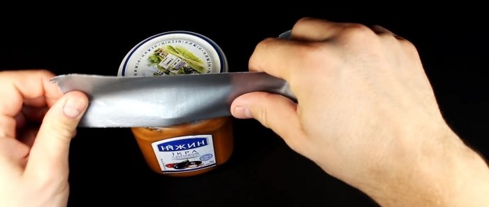 Open the jar with tape