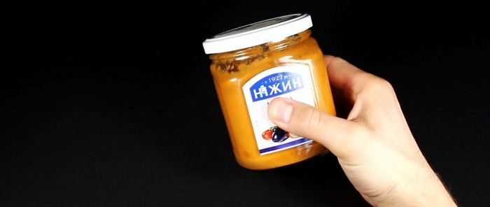 7 ways to open a tightly screwed jar lid