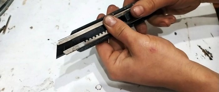 كيفية صنع سكين قرطاسية مخصصة بيديك