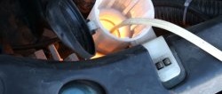 Cómo descongelar el líquido lavaparabrisas en un tanque con un calentador casero