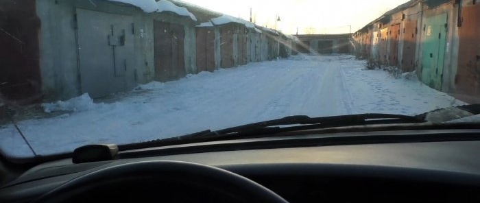 Què fer abans d'aparcar el cotxe perquè no hi hagi gel a les finestres al matí