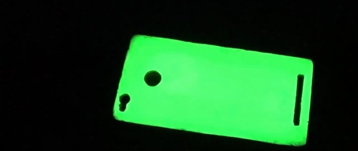 איך ליצור כיסוי לטלפון זוהר בחושך