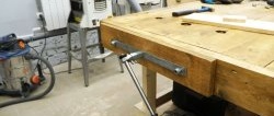 How to make a carpenter's vice for a workbench from old shock absorbers