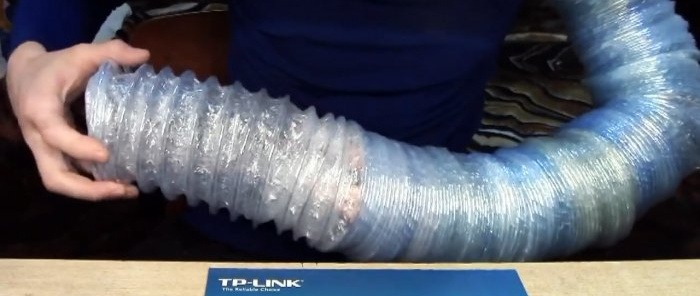 Com fer una màniga ondulada amb ampolles de PET i film transparent
