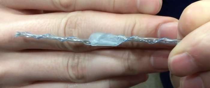 Com fer una màniga ondulada amb ampolles de PET i film transparent
