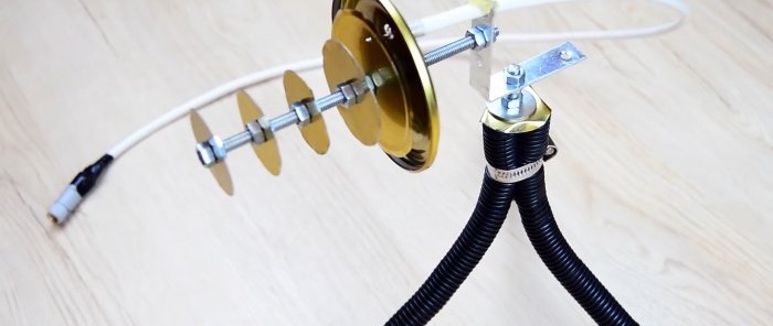 How to make a long-range WiFi antenna from can lids