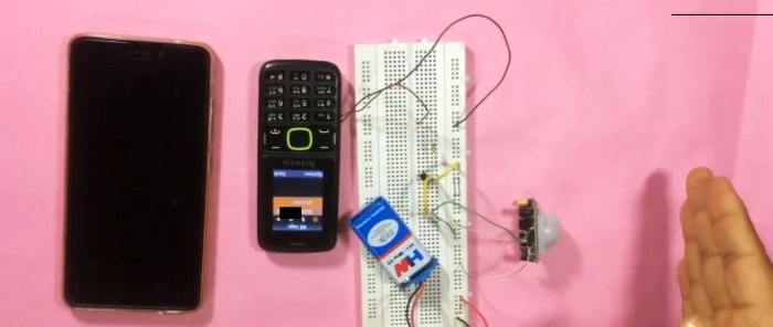 Come realizzare un sistema di sicurezza con un sensore di movimento da un vecchio cellulare