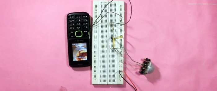 Come realizzare un sistema di sicurezza con un sensore di movimento da un vecchio cellulare