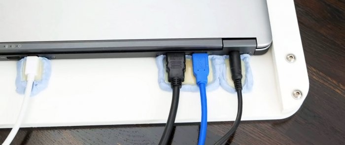 Cómo hacer una estación de acoplamiento para una computadora portátil sin conectar constantemente muchos cables