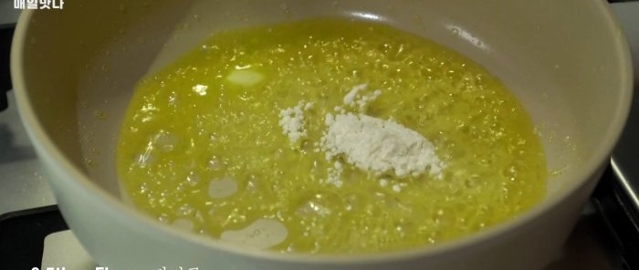 איך להכין את הצ'יפס הפריך ביותר עם רוטב גבינה סמיך