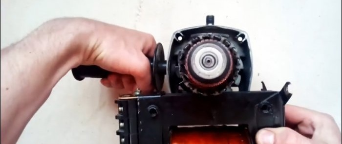 Sådan laver du en enhed fra en transformer til hurtigt at kontrollere ankeret på en elektrisk motor